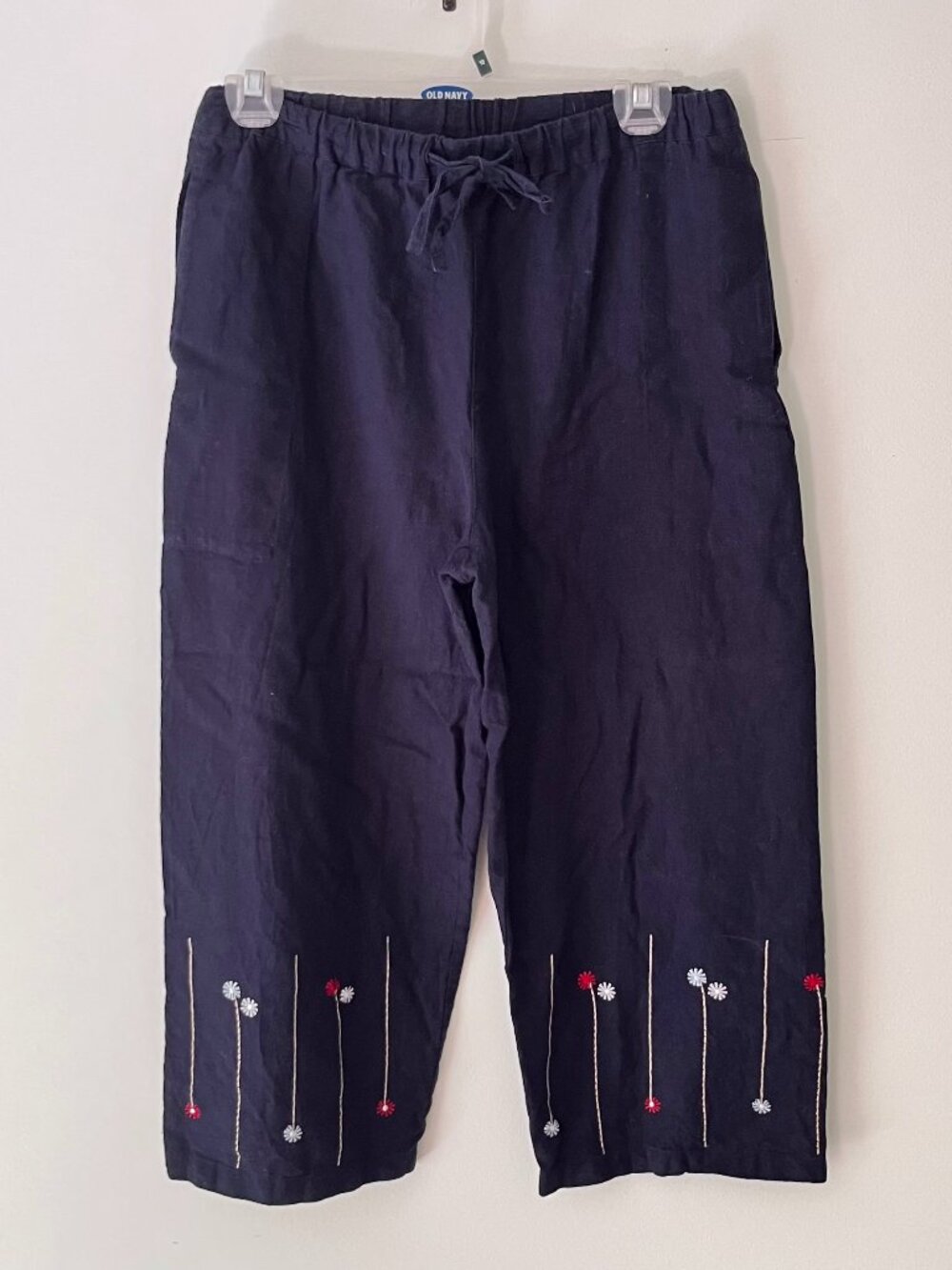 Vintage Embroidered Linen Blend Capris